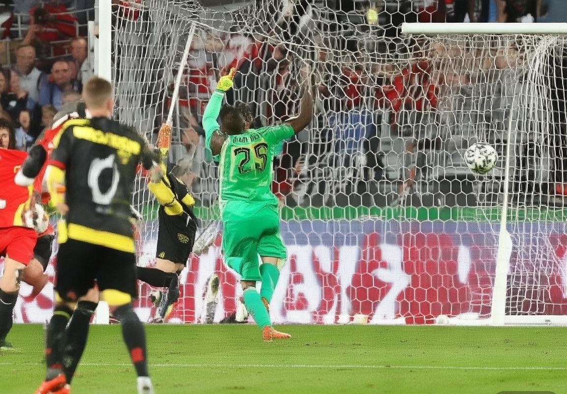 2020德西巅峰对决：战术解析与未来展望(图2)