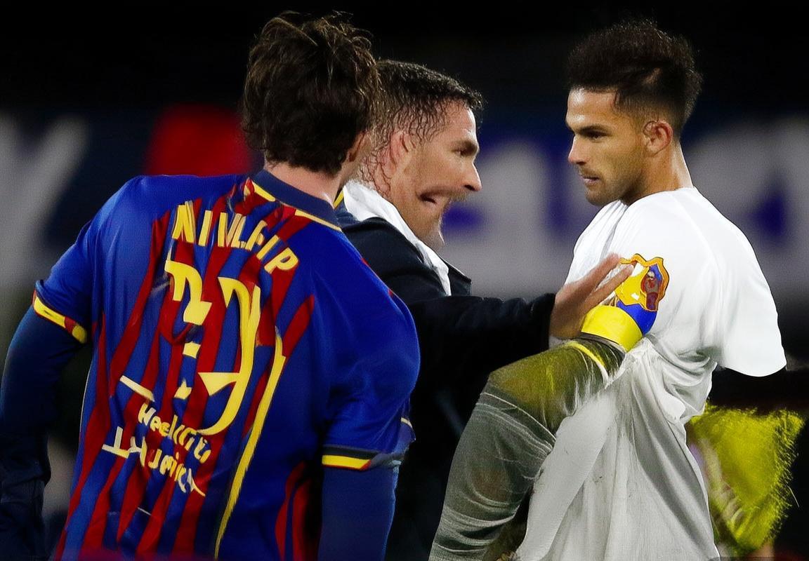 4月24日巴萨皇马巅峰对决：谁将问鼎荣耀？(图4)