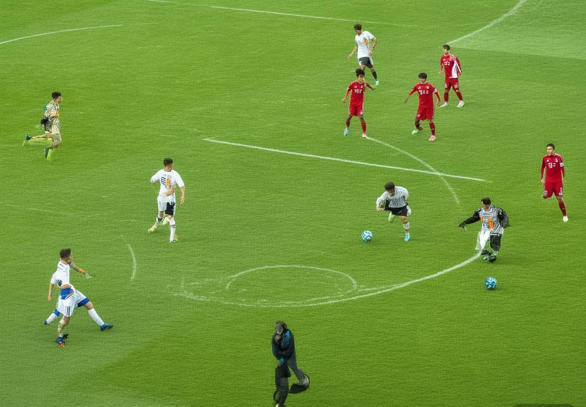 拜仁vs皇马：巅峰对决战术解析与数据揭秘(图4)